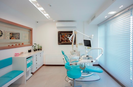 How to smoothly transition from dental practice owner to seller